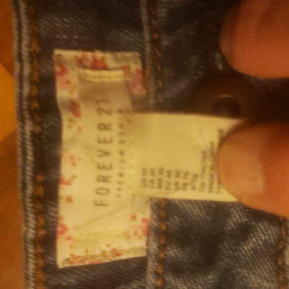 Women's  Forever 21 shorts size 30. - Picture 3 of 3
